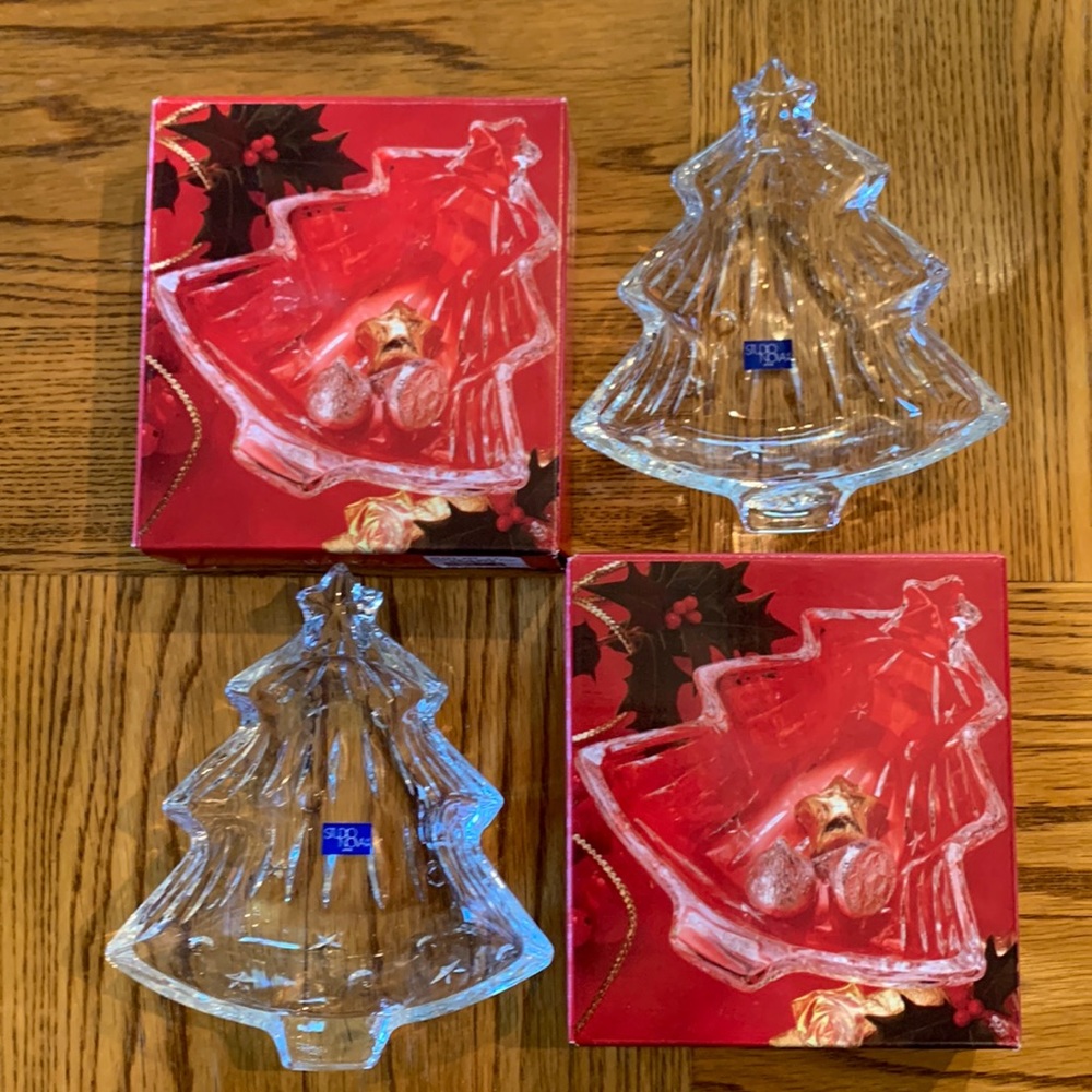 Studio Nova Yuletide Sweet Dishes Shaped like Christmas Trees. Set of 2.